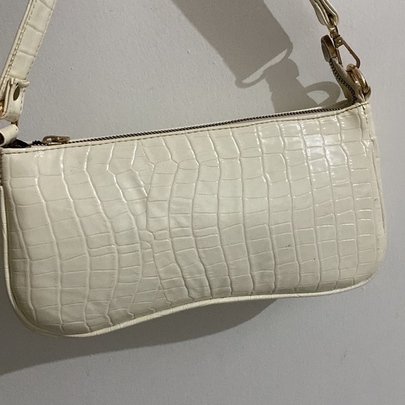 Beige shoulder bag, in good condition, hardly used MRP 650 - Picture 3 of 6